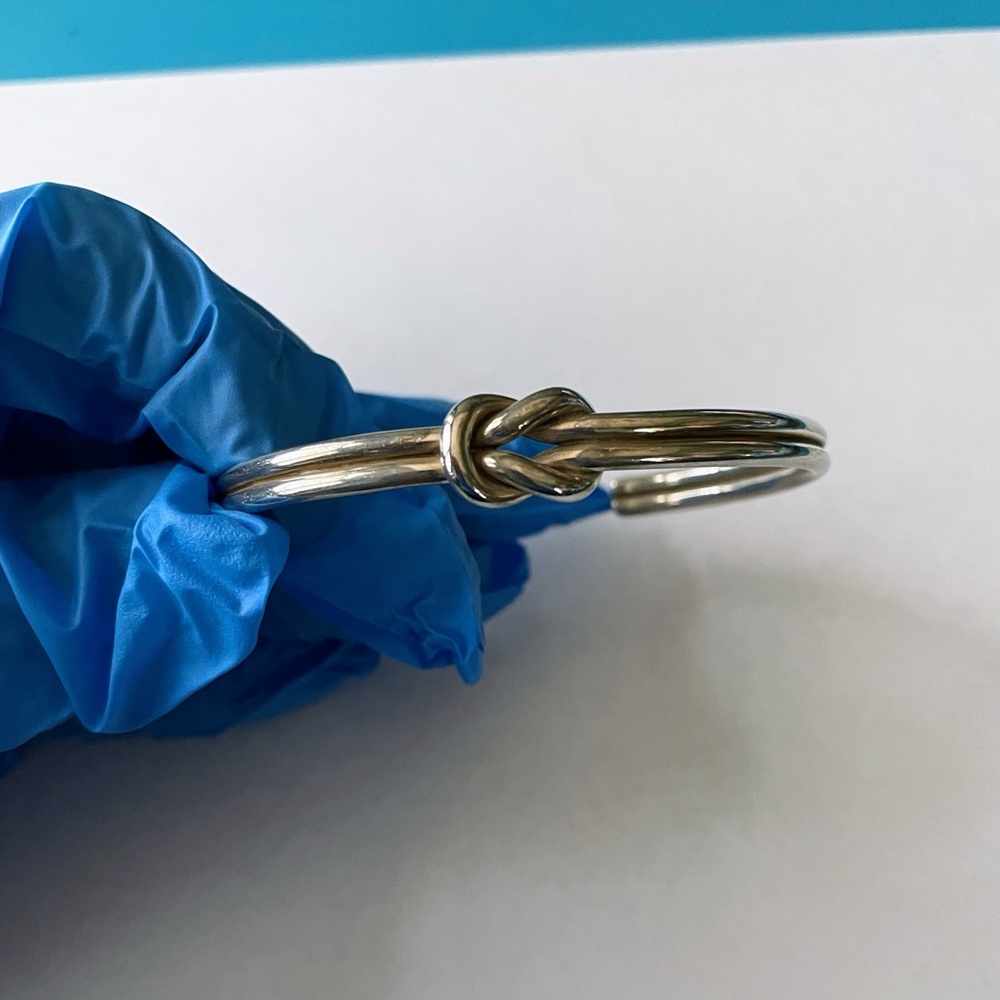 Retired/Rare James Avery Silver Infinity Love Knot Bracelet. Lovely!